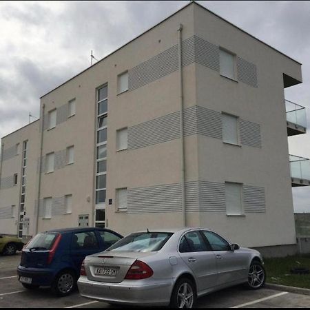 Apartmani Matko ニン エクステリア 写真